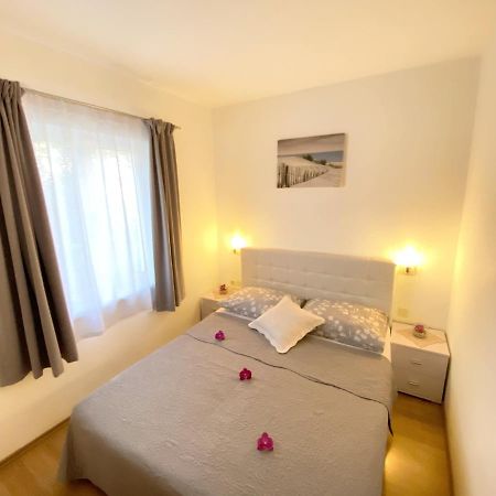 Apartments Saric Biograd Na Moru Luaran gambar