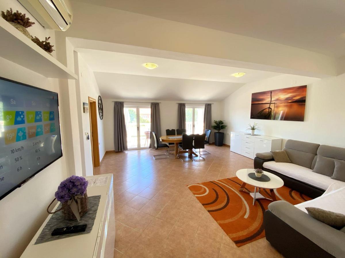 Apartments Saric Biograd Na Moru Luaran gambar