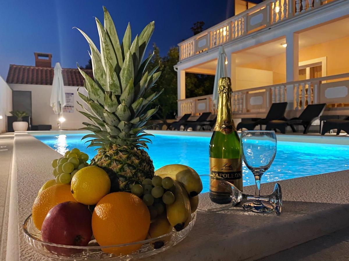 Apartments Saric Biograd Na Moru Luaran gambar
