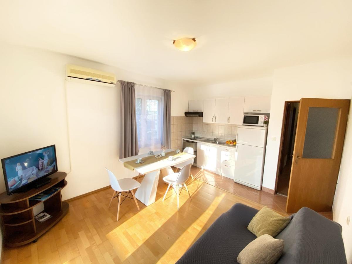 Apartments Saric Biograd Na Moru Luaran gambar