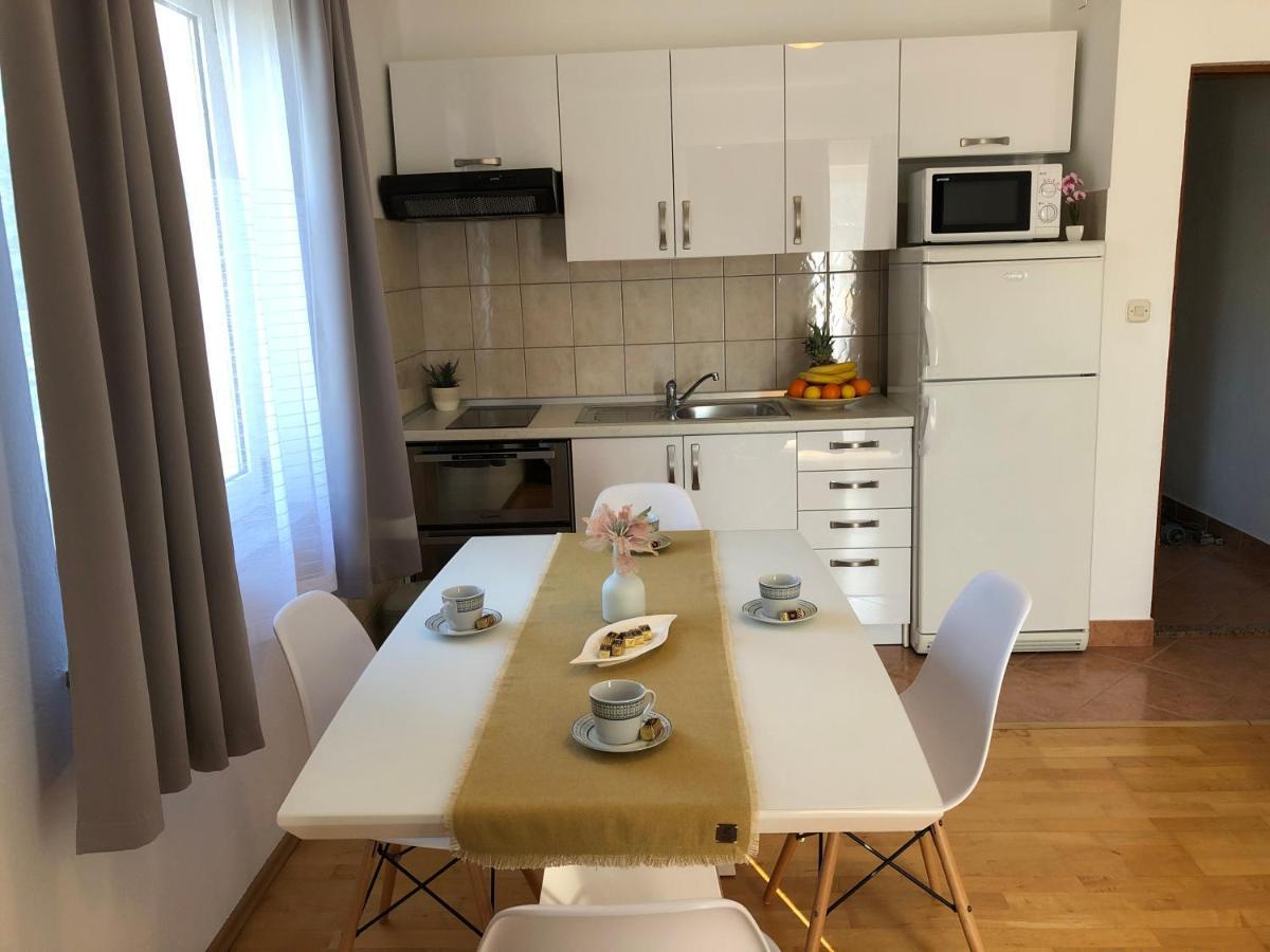 Apartments Saric Biograd Na Moru Luaran gambar