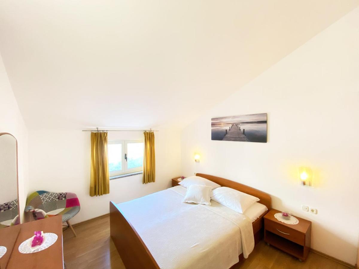 Apartments Saric Biograd Na Moru Luaran gambar