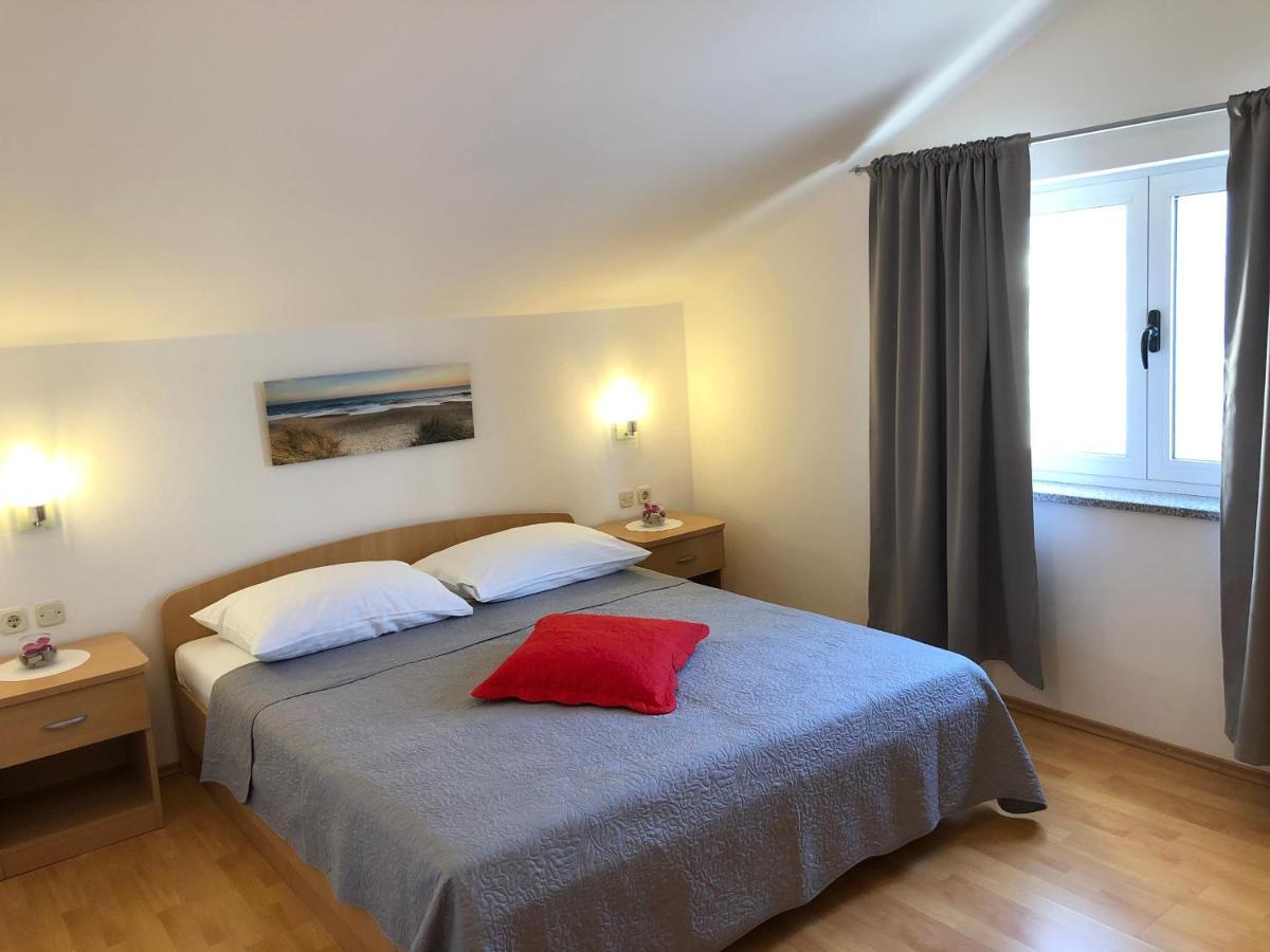 Apartments Saric Biograd Na Moru Luaran gambar