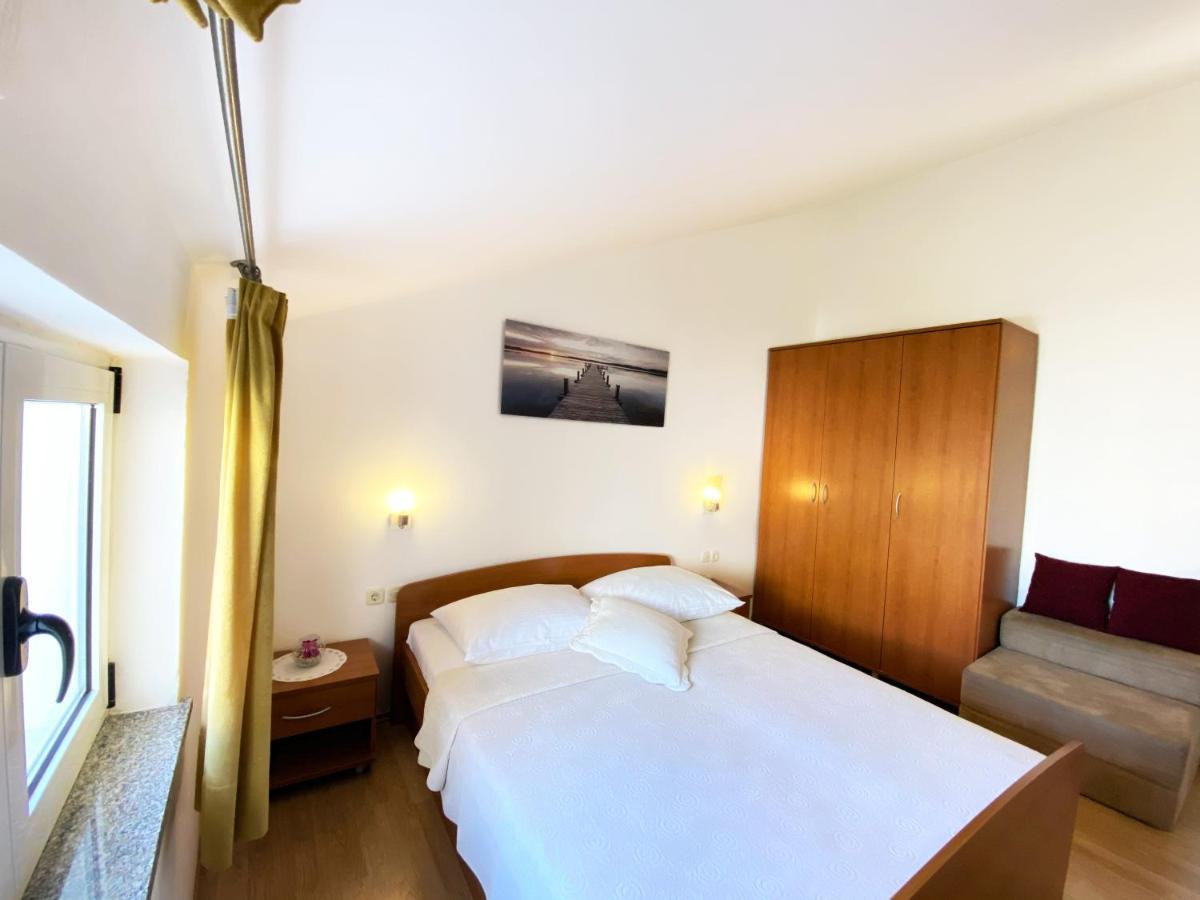 Apartments Saric Biograd Na Moru Luaran gambar