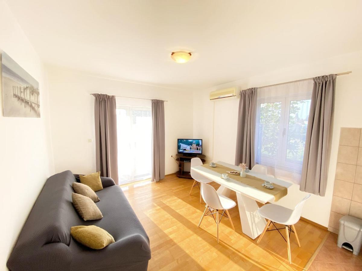 Apartments Saric Biograd Na Moru Luaran gambar