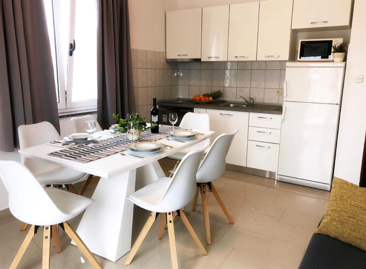Apartments Saric Biograd Na Moru Luaran gambar